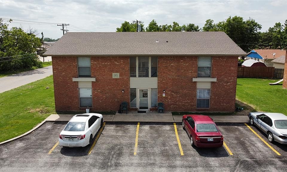 1st image of 7413 Melrose Ln