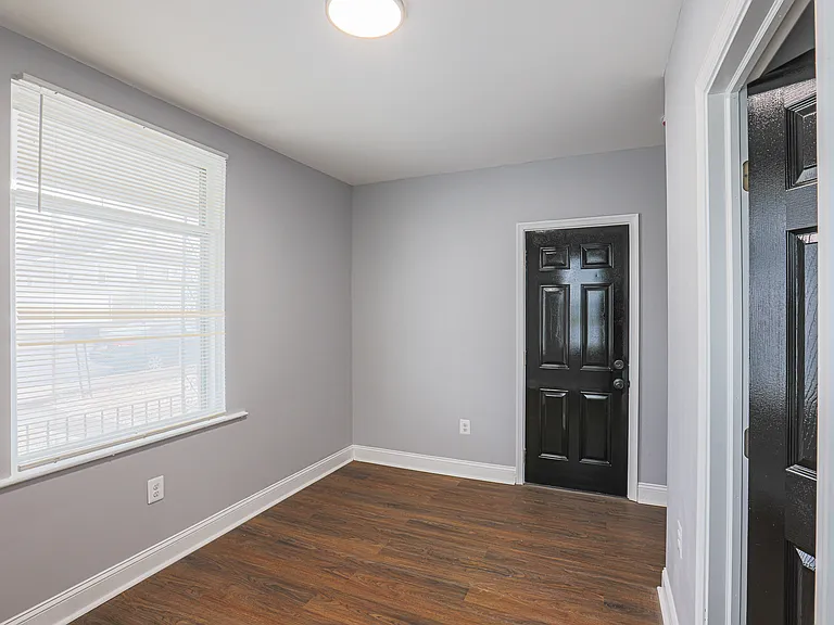 9 Glenmore Ave — Photo 26