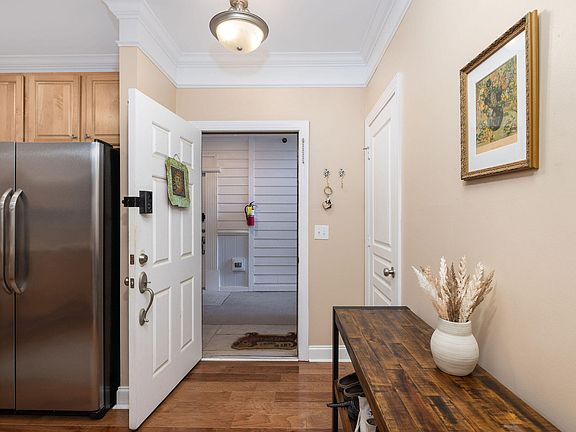 3rd image of 1025 Riverland Woods Pl APT 914