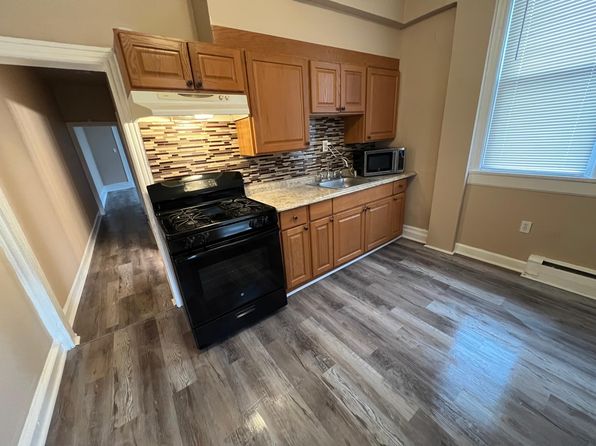 40 E Washington Ave #B