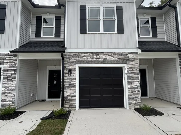 608 S Blackmon St, Benson, NC 27504