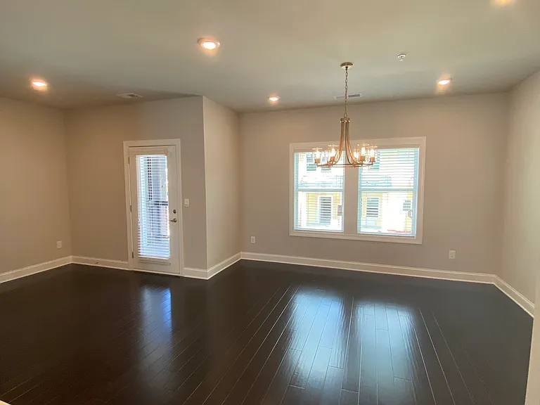 509 Hampton Xing #509 — Photo 24