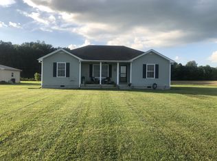 1895 Days Rd, Lafayette, TN 37083