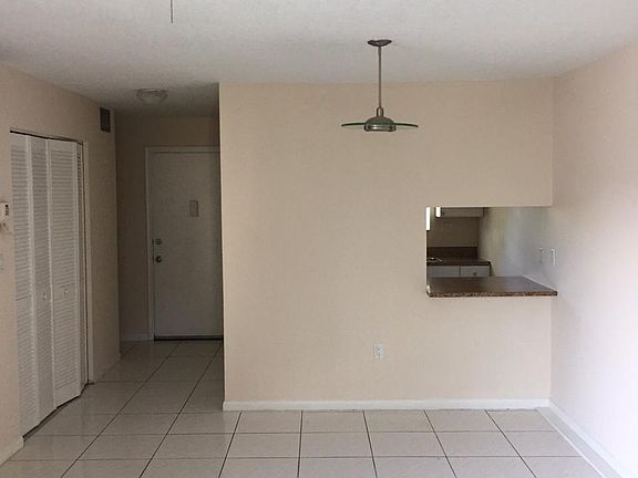 3rd image of 6060 Forest Hill Blvd #215