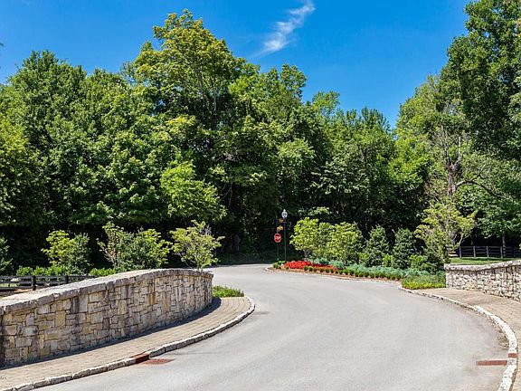 2nd image of 6708 Glen Springs Ct