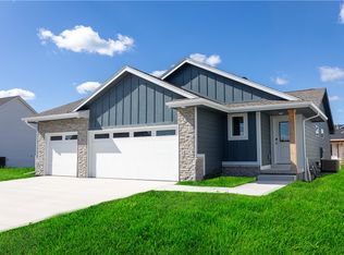 18243 Alpine Dr, Clive, IA 50325
