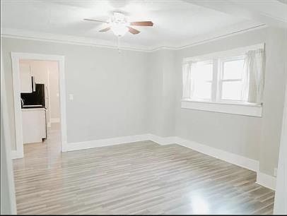 3rd image of 2723 Newport Ave