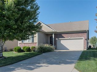 23718 W 88th Ter, Lenexa, KS 66227