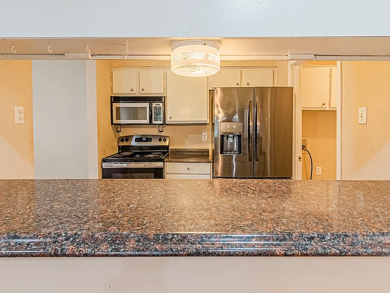 709 Royal Crest Dr — Photo 8