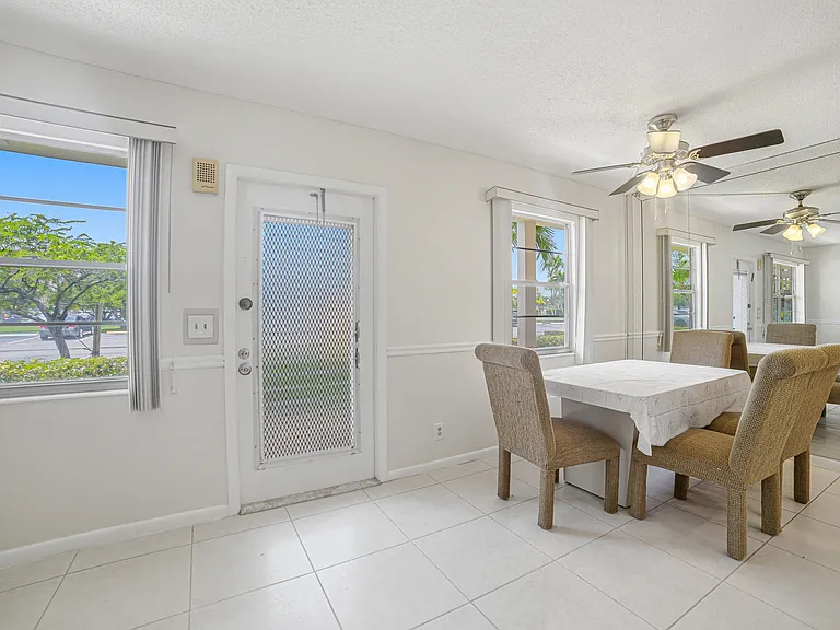 1025 Newcastle Dr #1025-B — Photo 1