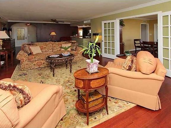 3rd image of 5020 Bayshore Blvd APT 701