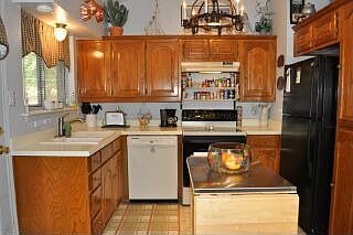 3rd image of 302 Lakewood Dr