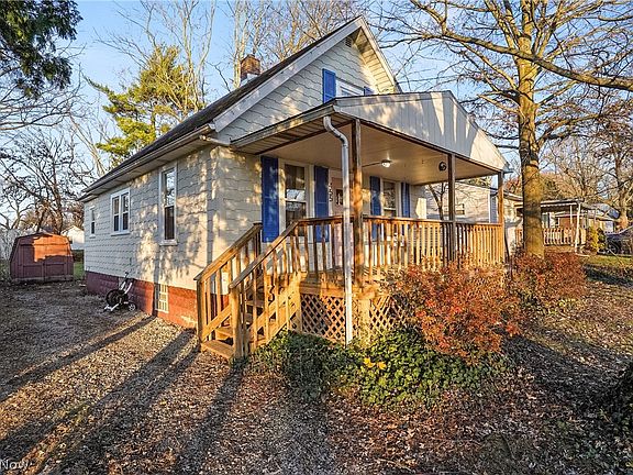 2nd image of 455 Magnolia Ave