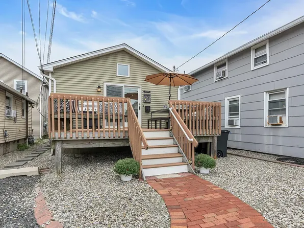 229 3rd Ave, Manasquan, NJ 08736