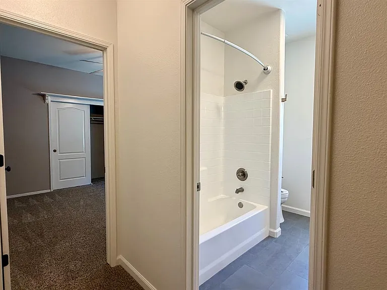 1548 W Hampton Cir — Photo 16