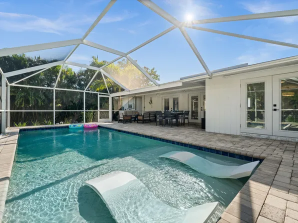 717 105th Ave N, Naples, FL 34108