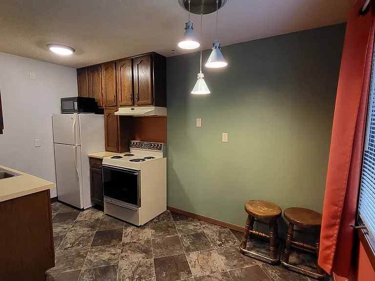 215 W Court St #2 — Photo 2