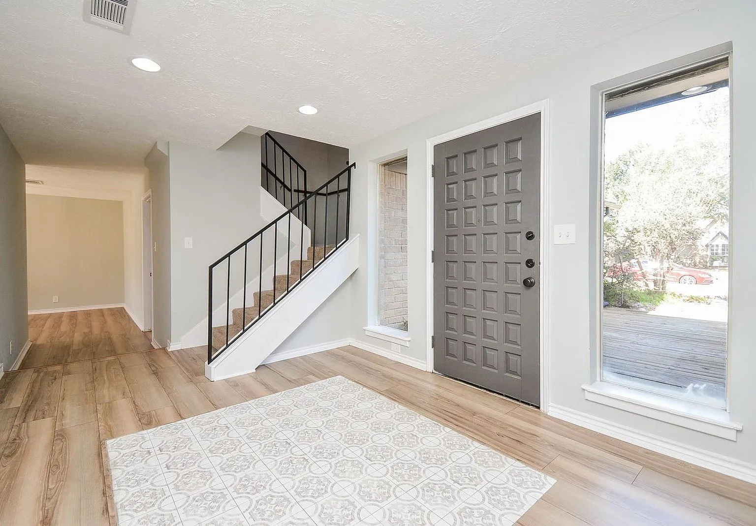 5 bed, 3.5 bath, 2752 sqft, $3,100 — Photo 3