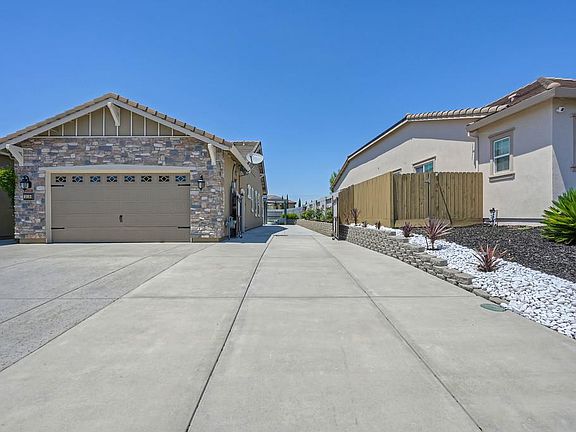 4th image of 2118 Fawndale Ln