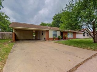 1108 Forest Glen Ct, Bryan, TX 77803