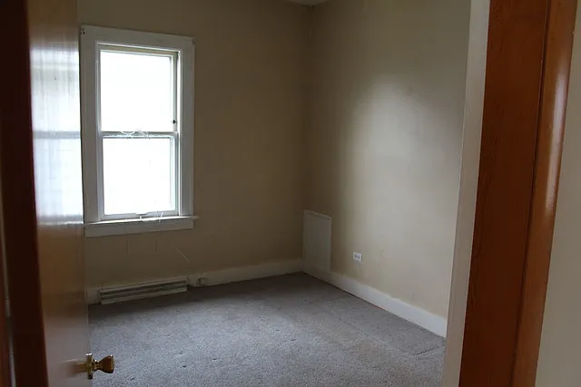 561 Gordon Ave — Photo 4