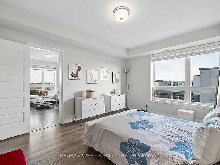 58 Adam Sellers St #605 — Photo 8