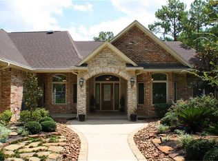 10110 Crestwater Cir, Magnolia, TX 77354