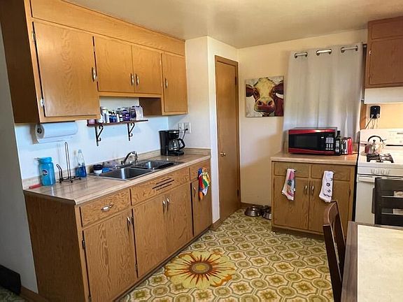 4th image of 1112 Menomonee Ave