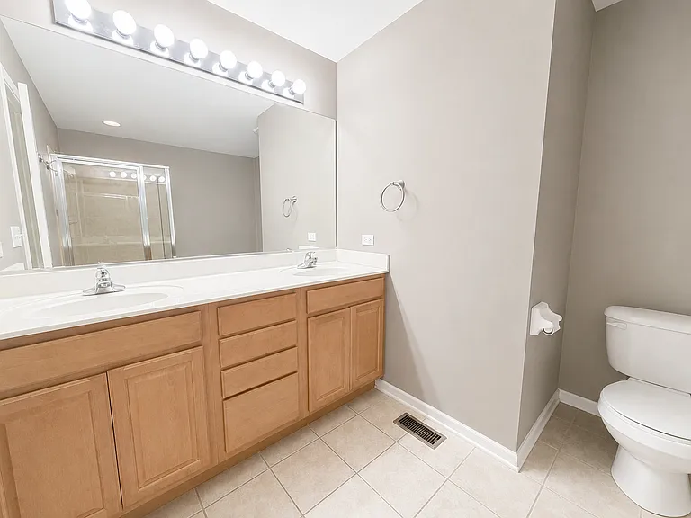3131 Saganashkee Ln #3131 — Photo 9