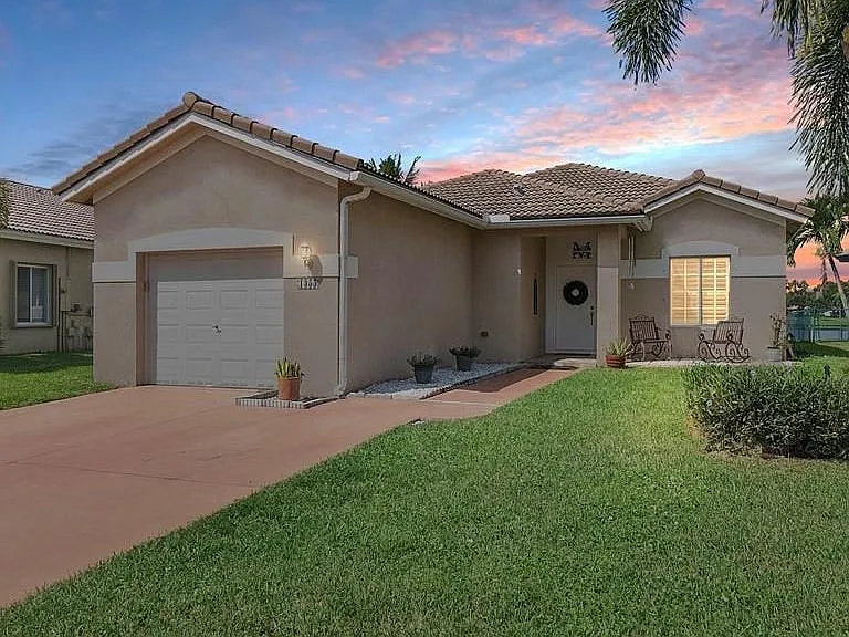 1186 SW 44th Ave — Photo 96