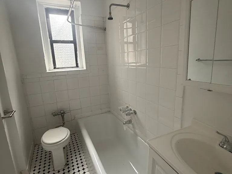 2146 Barnes Ave #107 — Photo 8