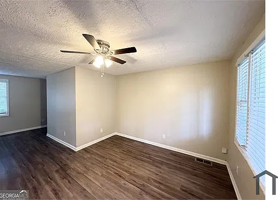 3 bed, 1000 sqft, $1,850 — Photo 3