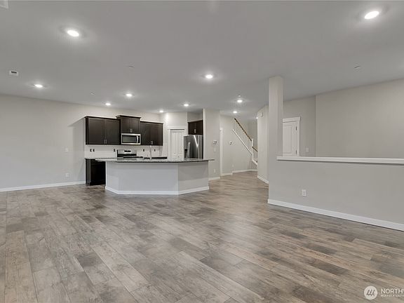 4th image of 7813 E 208th Avenue
