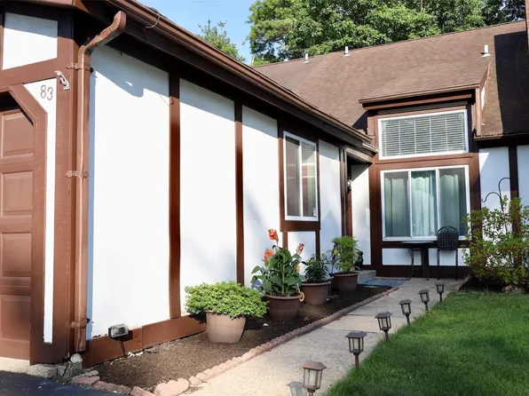 83 Crystal Rock Court #83, Middle Island, NY 11953