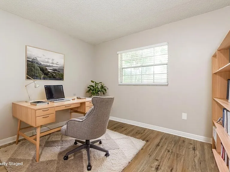 602 Cypress Ct — Photo 15