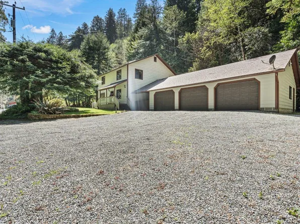 5630 S Bank Rd, Crescent City, CA 95531