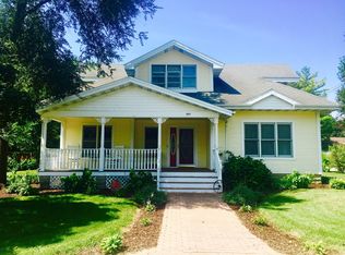 301 S 2nd St, Cissna Park, IL 60924