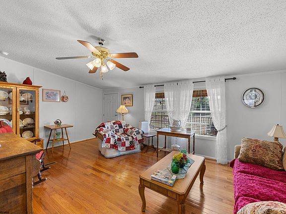 4th image of 1847 Alexander Rd