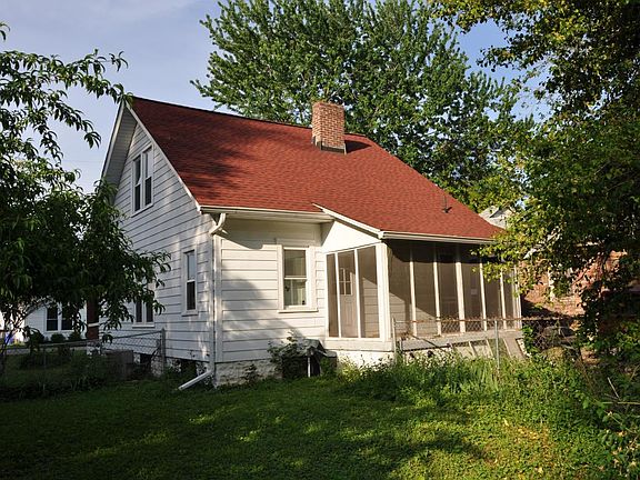 Back of house (with screened in porch)