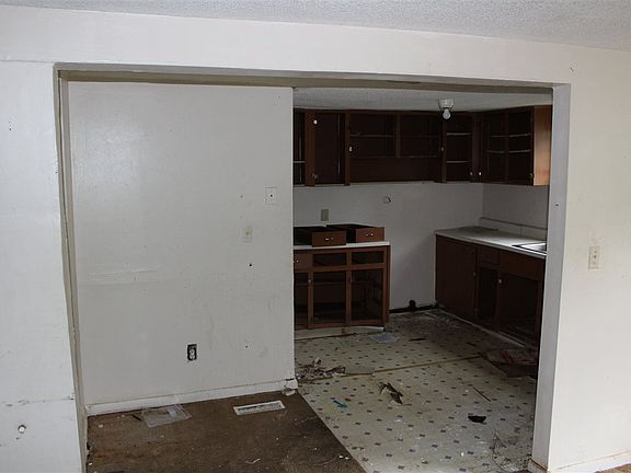 2nd image of 306 E Branyon Heights Ave