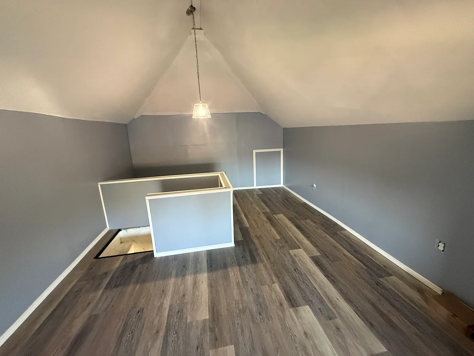 2 bed, $1,049 — Photo 2