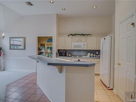 5th image of 6015 Sandalwood Dr