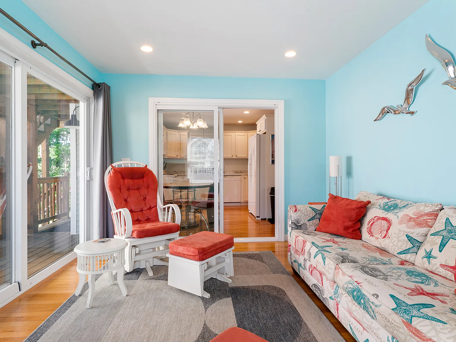 2 bed, 640 sqft, $2,000 — Photo 2