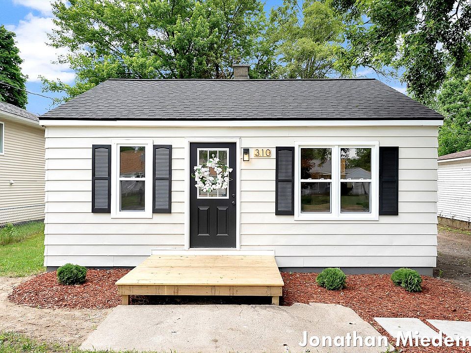 1st image of 310 Majestic St SE