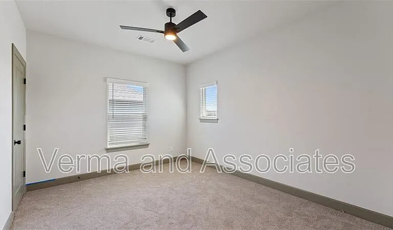 1221 Mammoth St — Photo 40