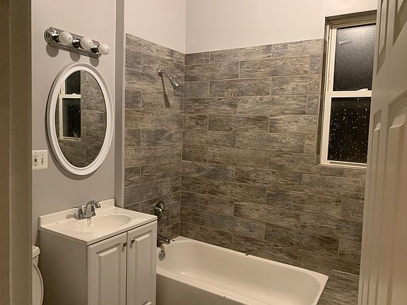 4th image of 5205 S Wood St #2
