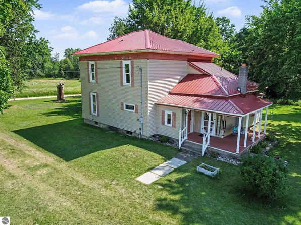 3780 E Coe Rd, Shepherd, MI 48883