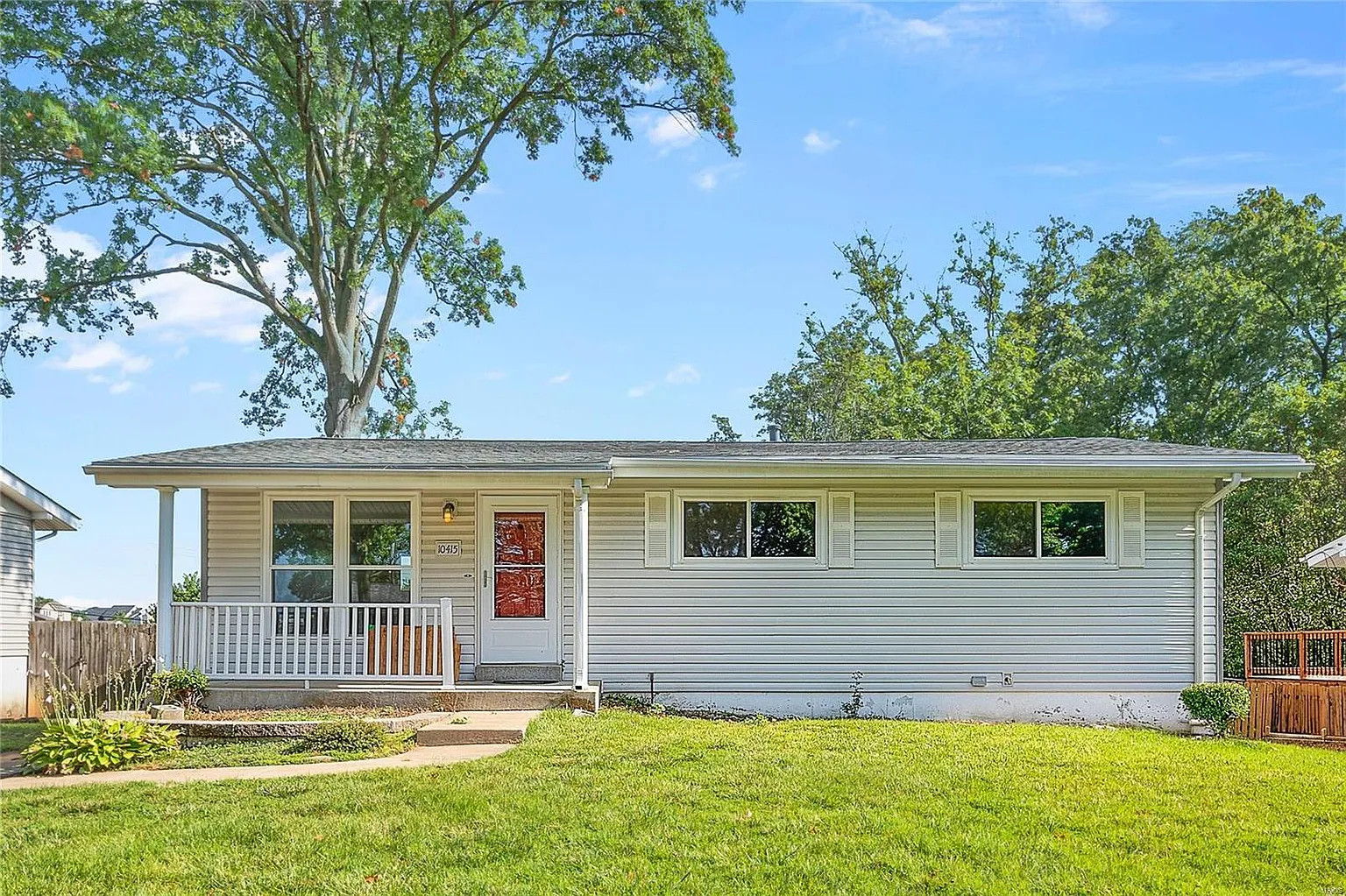 10415 Antrim Dr photo 1