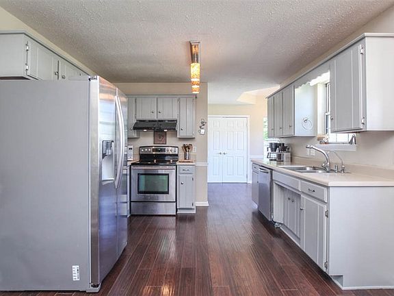 4th image of 1431 Amberwood Cir