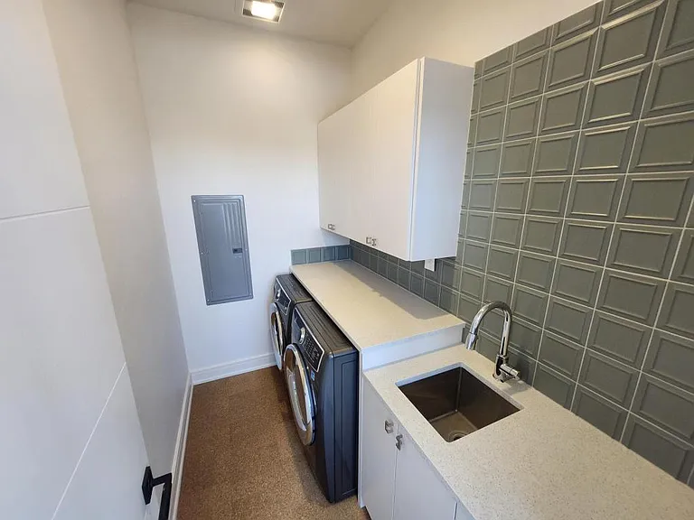 515 W Sprague Ave — Photo 6